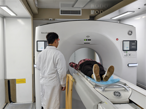 移動CT車 市級免費醫(yī)療服務(wù)溫暖人心